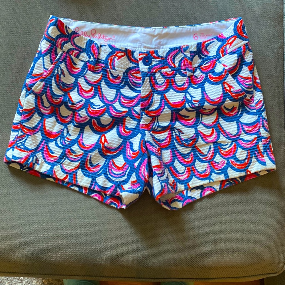 Callahan scalloped textured shorts